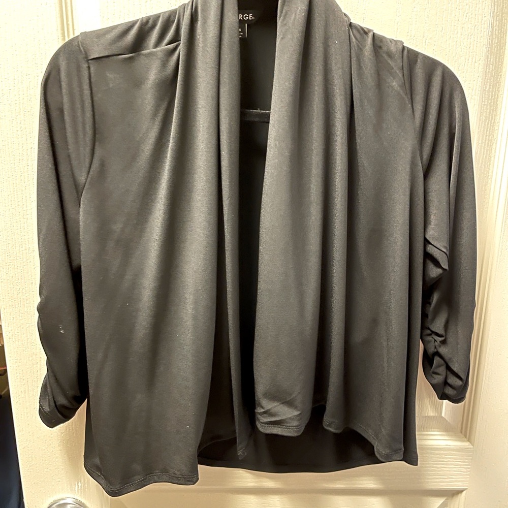 Black Sleeved Shoulder Cover
